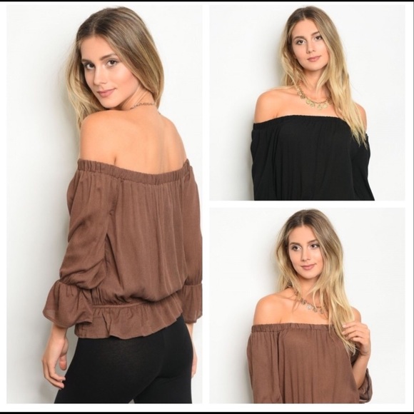 Lovely Rosely Off shoulder top🌟 - Picture 3 of 7
